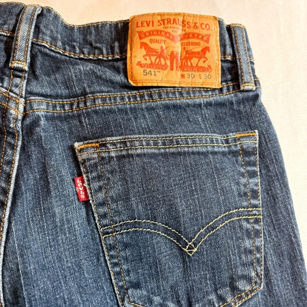 Levi's 541 Athletic Taper Mens 30x30 Dark Wash Blue Stretch Denim Jeans